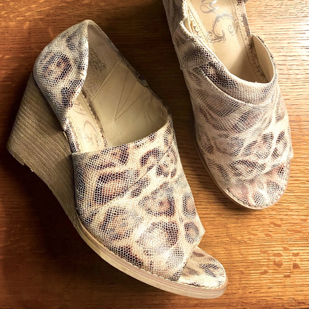 Very G wedged open toe sandals